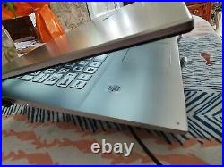 ASUS VivoBook 17 X712FB-AU517T Core i7 I7-10510U 1.8 GHz 8 Go RAM 512 Go SSD A