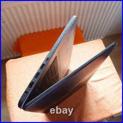 Asus R702 VivoBook ICECOOL 17 pouces HDPLUS l 256 Go SSD Windows 11 HDMI