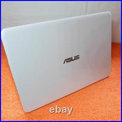 Asus UX305 ZenBook METALL UltraBook l 13 pouces FULLHD Windows 11 SSD 8Go