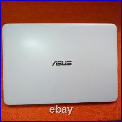 Asus UX305 ZenBook METALL UltraBook l 13 pouces FULLHD Windows 11 SSD 8Go