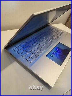 Asus VivoBook S532FA CPU i7 10th gen SSD 512 / RAM 12 / Pavé tactile avec écran Asus VivoBook S532FA CPU i7 10th gen SSD 512 / RAM 12 / Pavé tactile avec écran