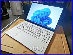 Asus Zenbook S13 OLED UM5302TA Ryzen 7 6800U SSD 1To 16 Go 2,8K tactile