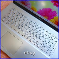XXL SET Asus D712 Vivobook Ultra SLIM 17 pouces ordinateur portable SSD Windo